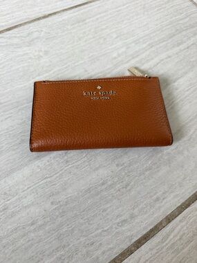 kate spade tan pebbled leather zip card wallet